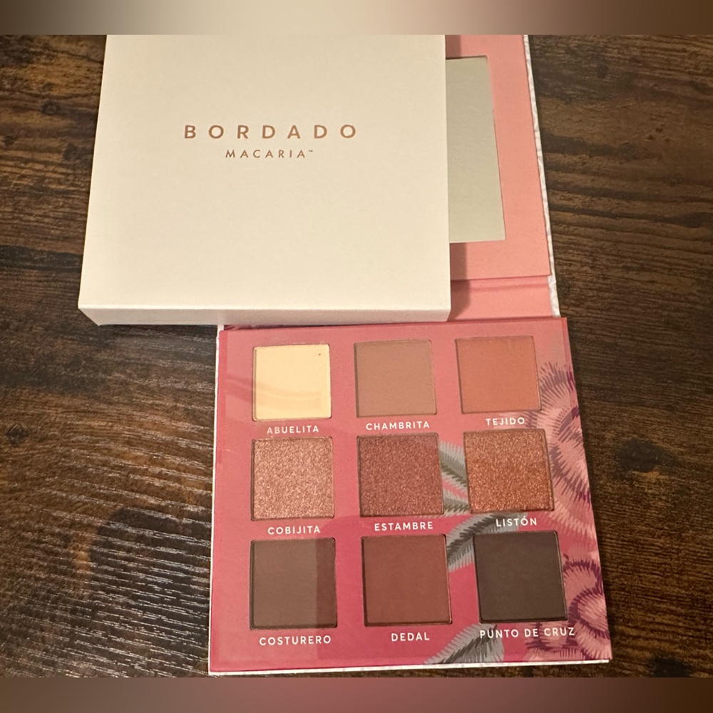 Eyeshadow palette
